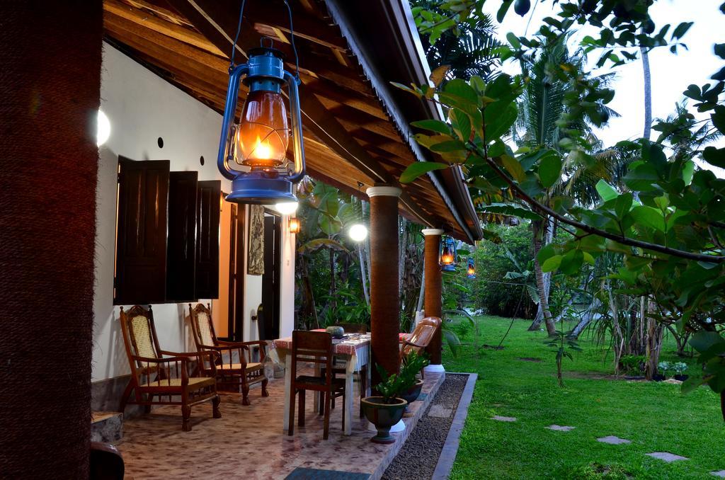 Aknara Rest Hotel Weligama Exterior foto