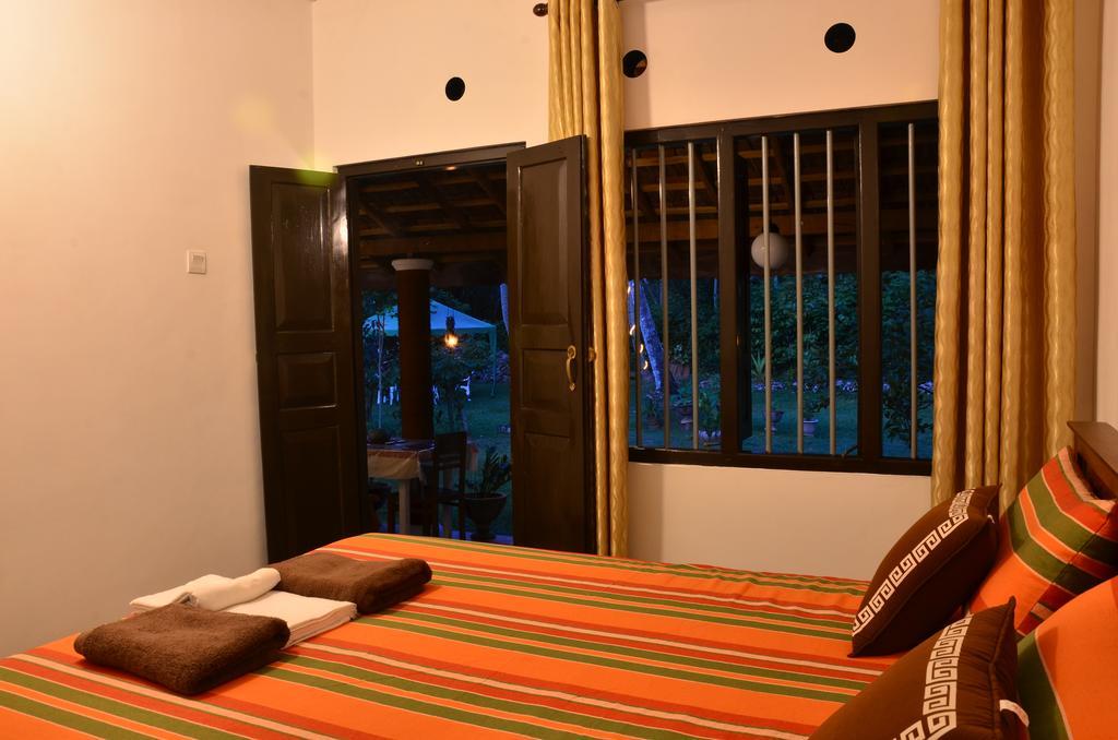 Aknara Rest Hotel Weligama Exterior foto